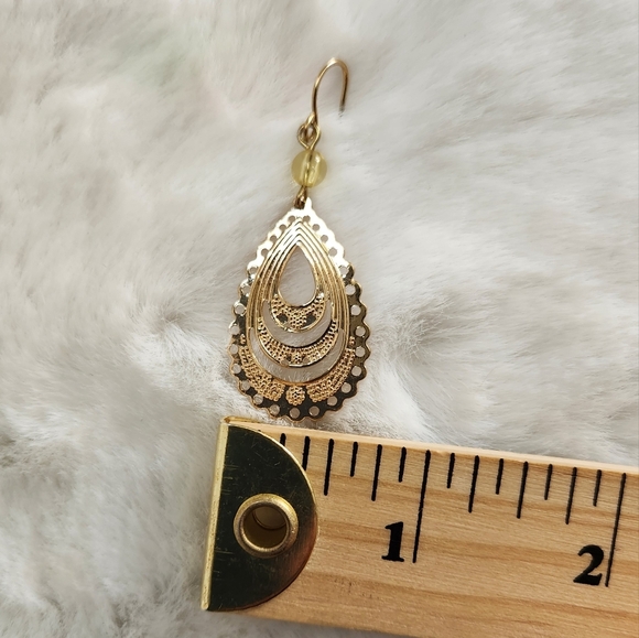 NWOT Drop Earrings with bead - Picture 4 of 6